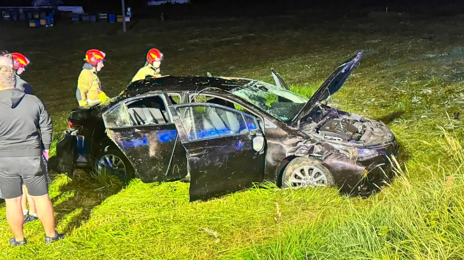 Wypadek w Poroninie. Samochód uderzył w drzewo i dachował