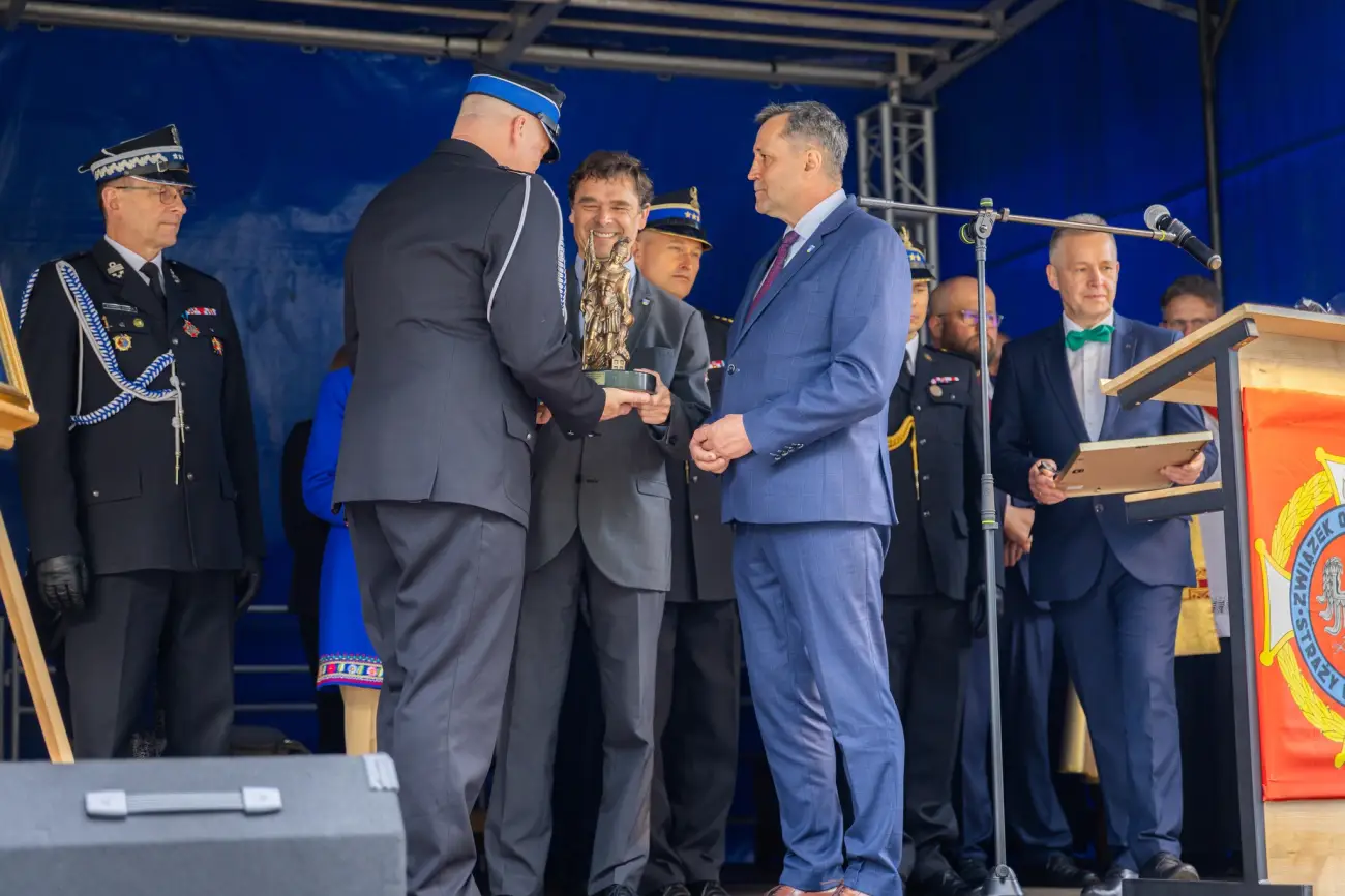OSP Skawa ma już 100 lat. Wyjątkowy jubileusz i poświęcenie nowego wozu