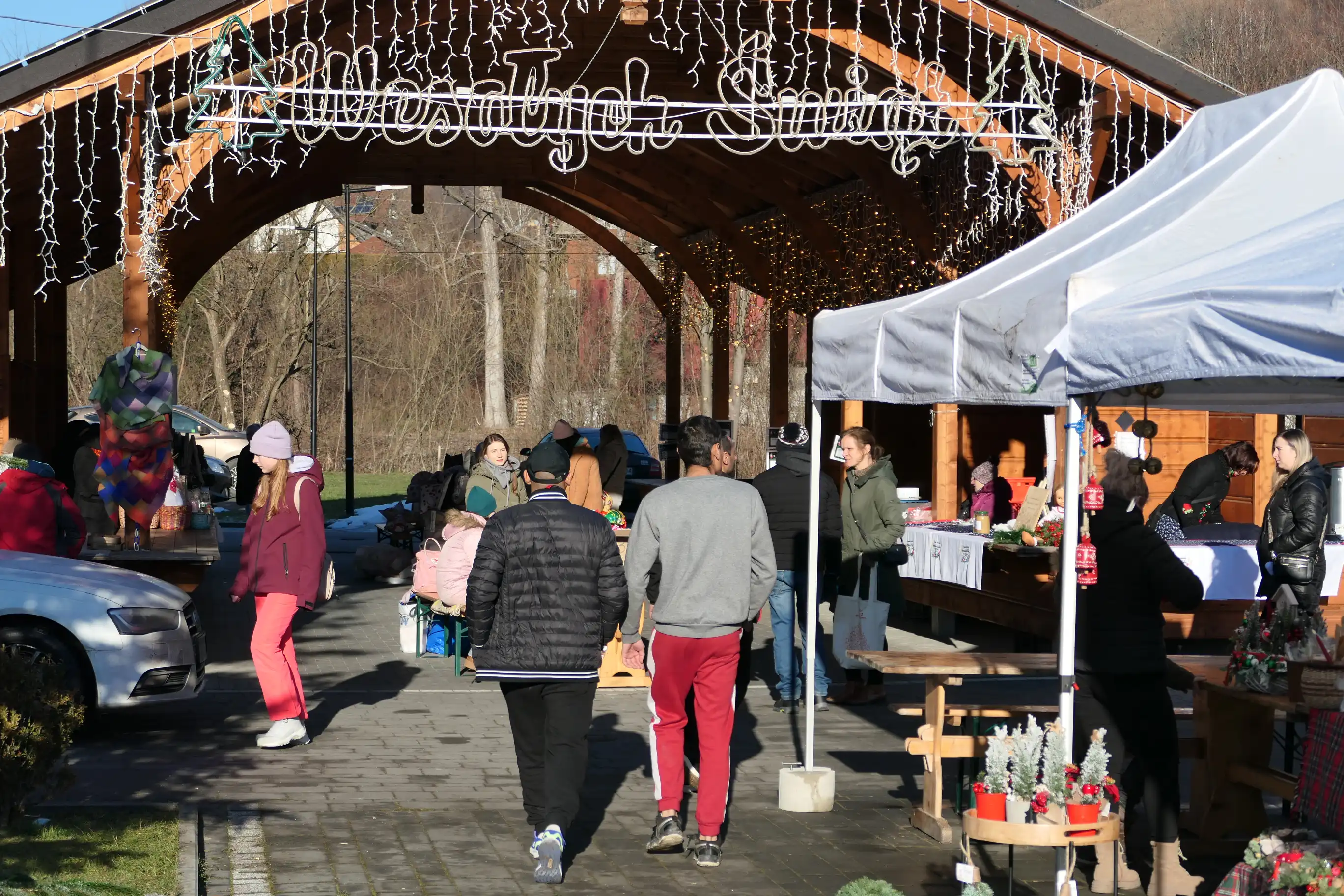 6. Ochotnicki Jarmark Bożonarodzeniowy już za nami. Rękodzieło i lokalne smaki na jarmarku w Ochotnicy