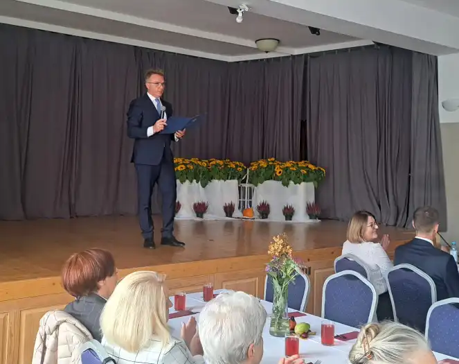 Dzień Nauczyciela w Ochotnicy Dolnej. Wdzięczność i muzyka