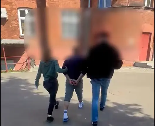 Oszust specjalizujący się w metodzie „na policjanta”, zatrzymany przez policjantów w Czarnym Dunajcu
