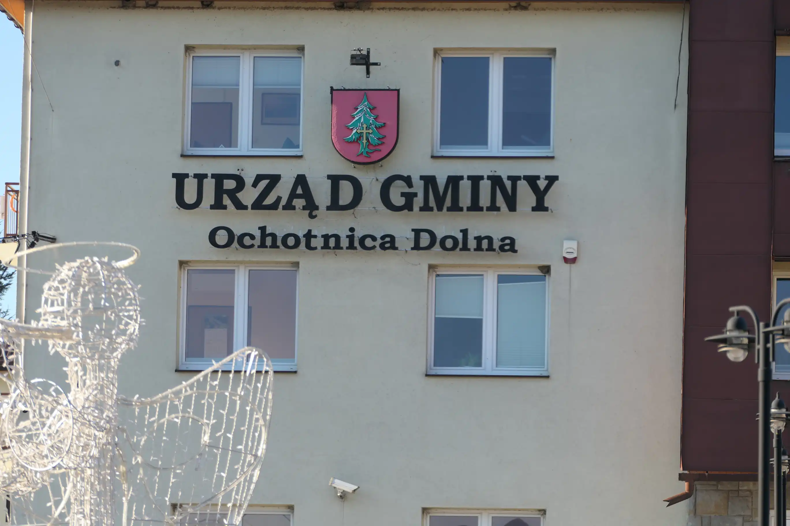 Ktoś włamał się do systemu szkoły w Ochotnicy Dolnej. Gmina zawiadamia organy ścigania i służby państwowe