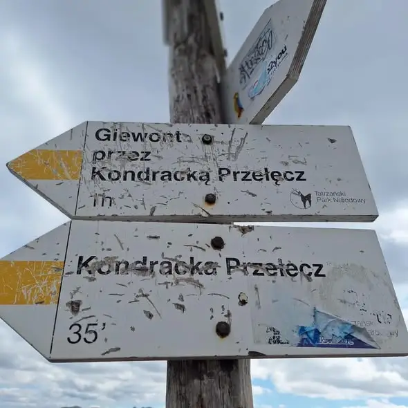 Kradną je ze szlaków i wieszają w domach. TPN mówi wprost: „To wstyd”