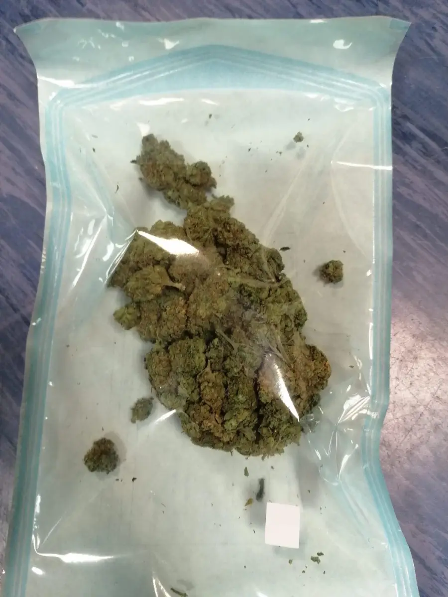 29-latek w rękach policji: narkotyki i podejrzenie jazdy pod wpływem