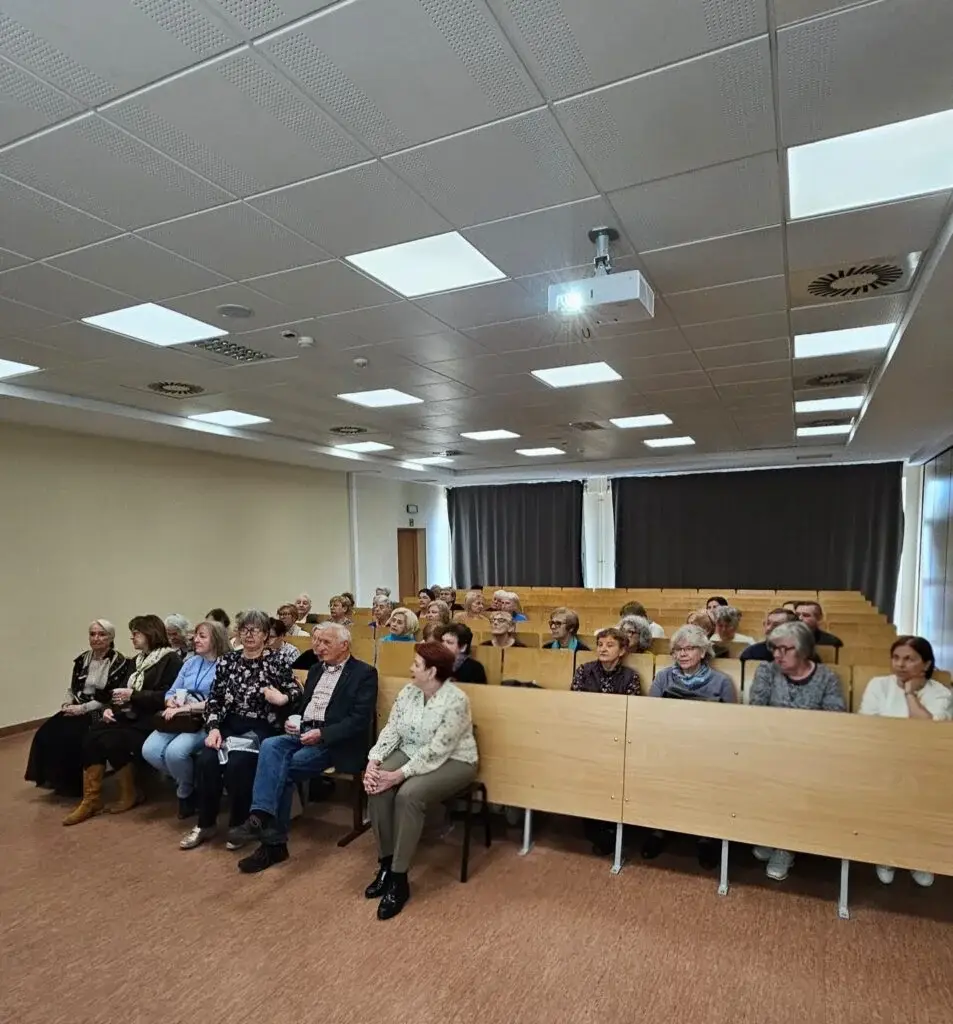 Jak zmienia się mózg przez całe życie. Wykład w Nowym Targu przyciągnął słuchaczy