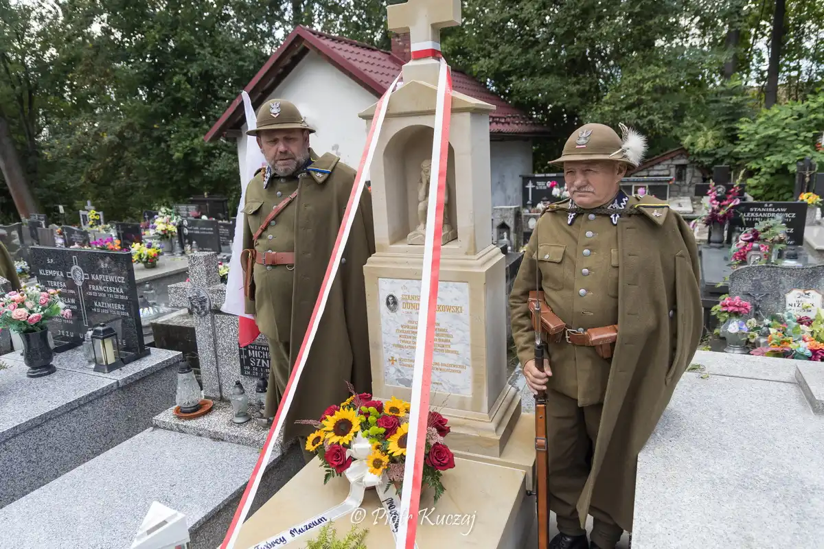 Kapliczka pamięci. Nagrobek Dunin-Borkowskiego odsłonięty w Rabce