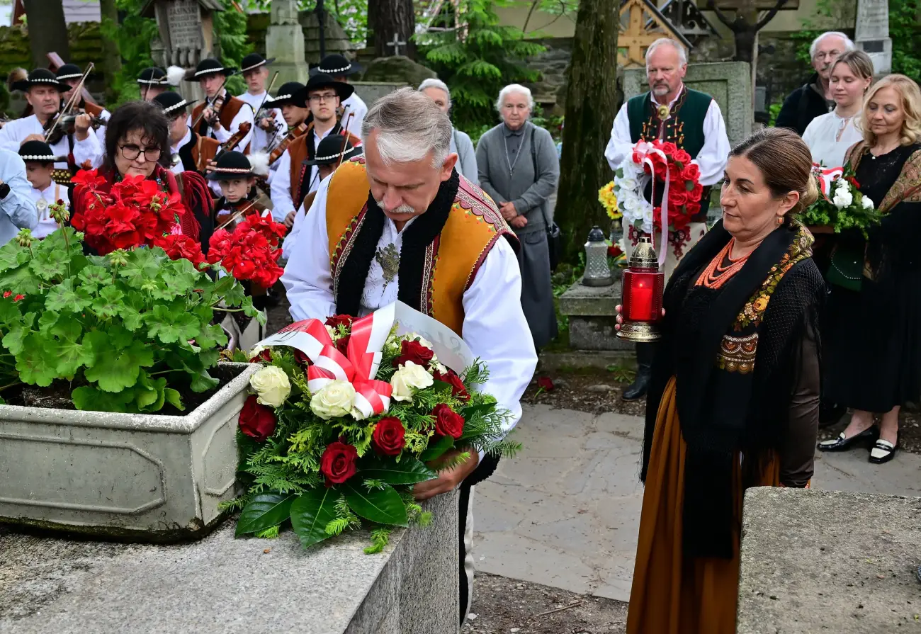 Pamięć silniejsza niż czas. Pod Tatrami uczczono wielkiego poetę Podhala