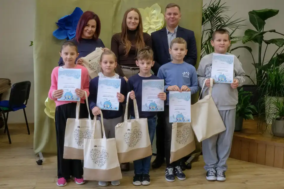 „Segreguj i ratuj planetę”. Dzieci z Poronina pokazują, jak dbać o środowisko