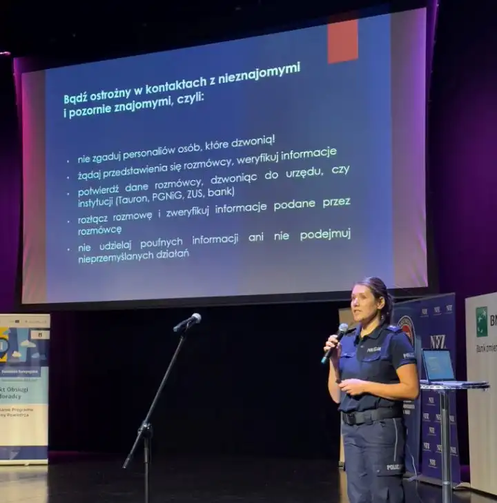 Policja w Nowym Targu uczula seniorów, jak nie dać się oszukać na „wnuczka” i „policjanta”