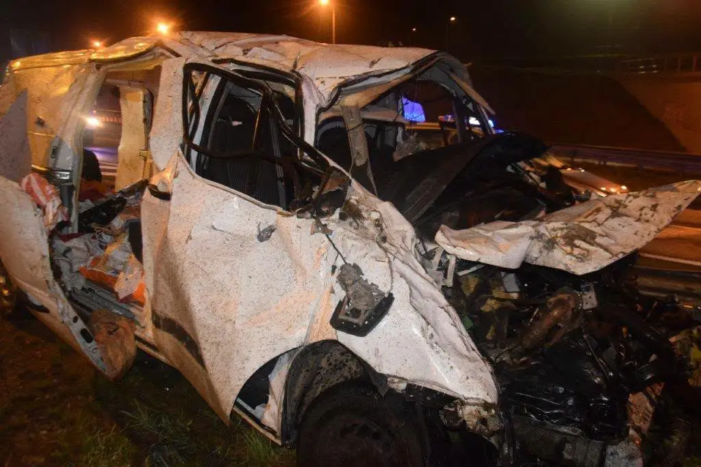 Tragiczny wypadek w Skawie. Nie żyje 22-letni kierowca