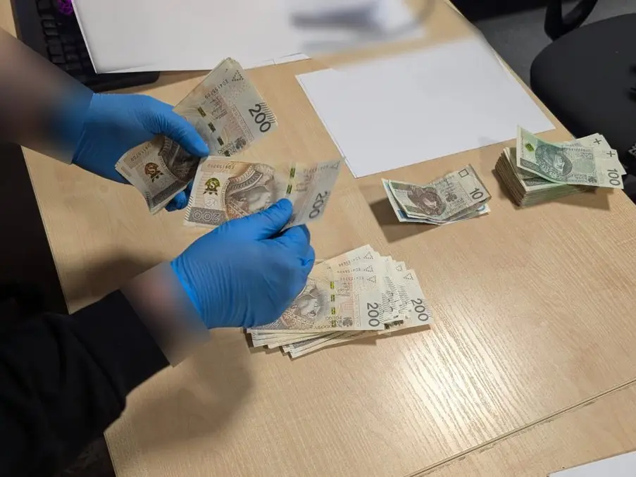 Prawie 100 tysięcy złotych wyłudzone. Policja rozbiła grupę oszustów