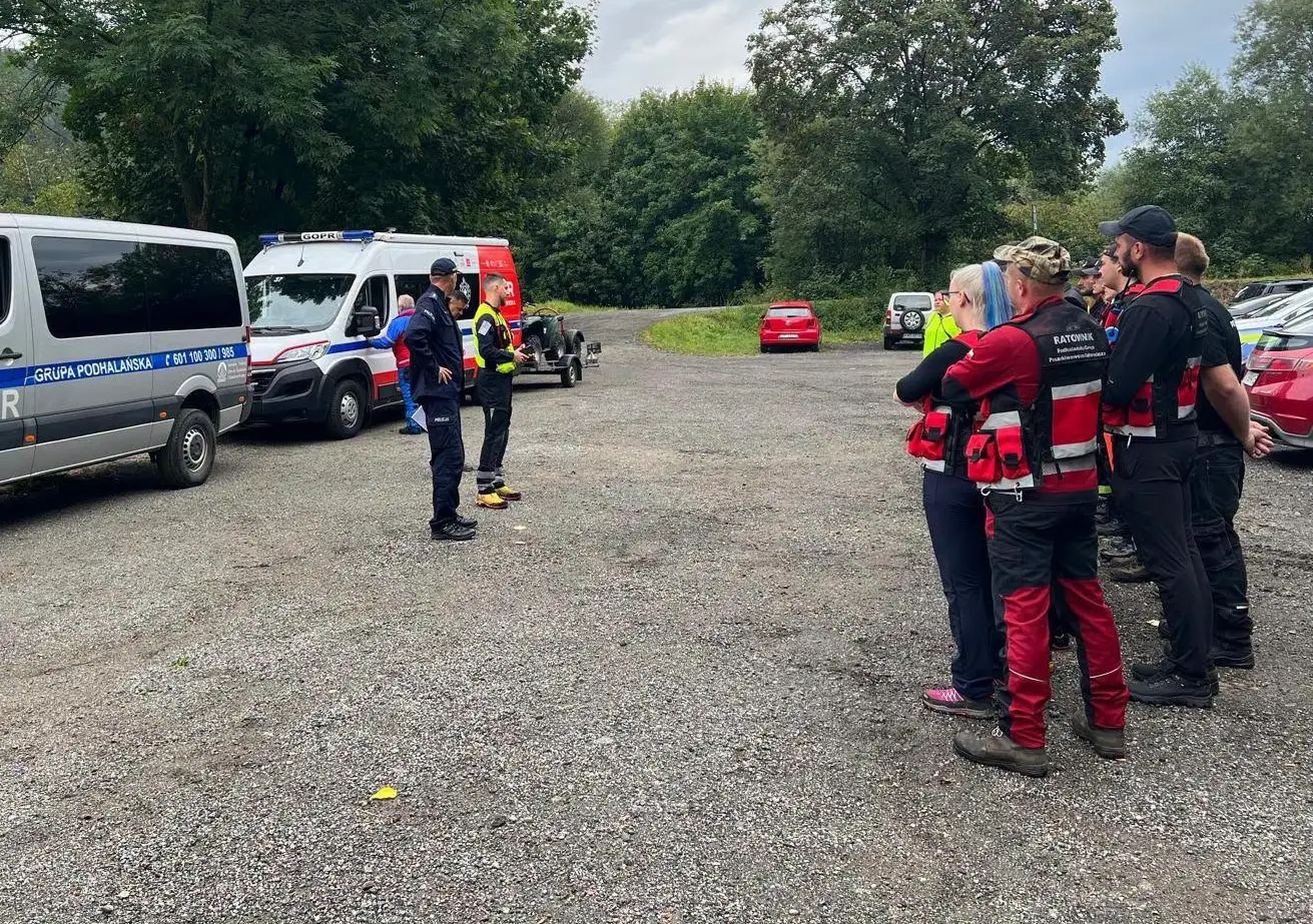 Ochotnica Dolna: Wyszedł w stronę domu i zaginął. Trwają poszukiwania, każda informacja może pomóc