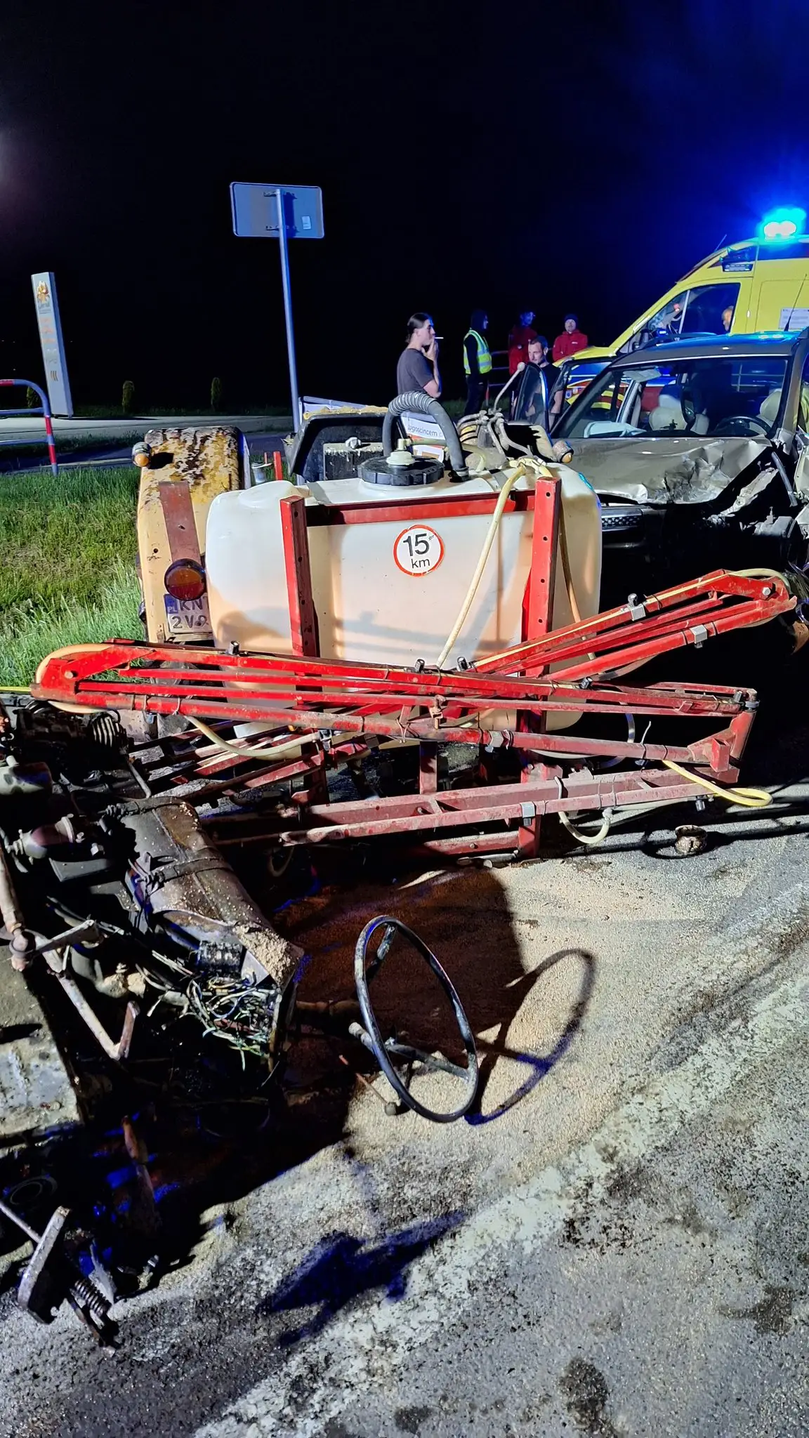 Wypadek w Starem Bystrem. Jedna osoba trafiła do szpitala