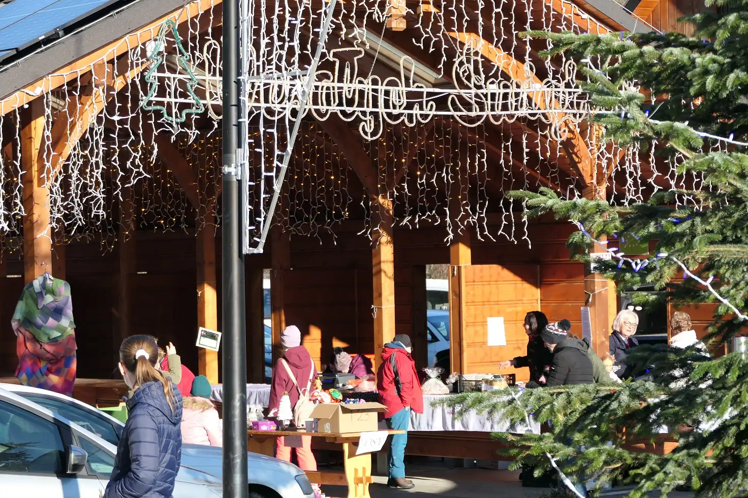 6. Ochotnicki Jarmark Bożonarodzeniowy już za nami. Rękodzieło i lokalne smaki na jarmarku w Ochotnicy