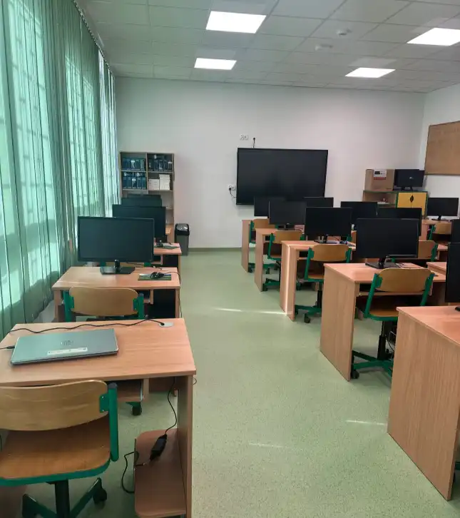 Nowy sprzęt dla uczniów gminy Czorsztyn. Laptopy i tablety trafiają do szkół