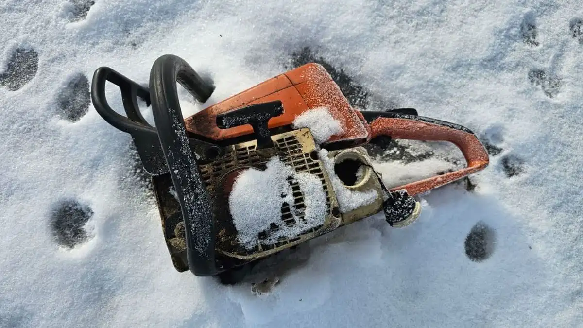 Włamanie do marketu w Jabłonce. Sprawca zatrzymany tego samego dnia