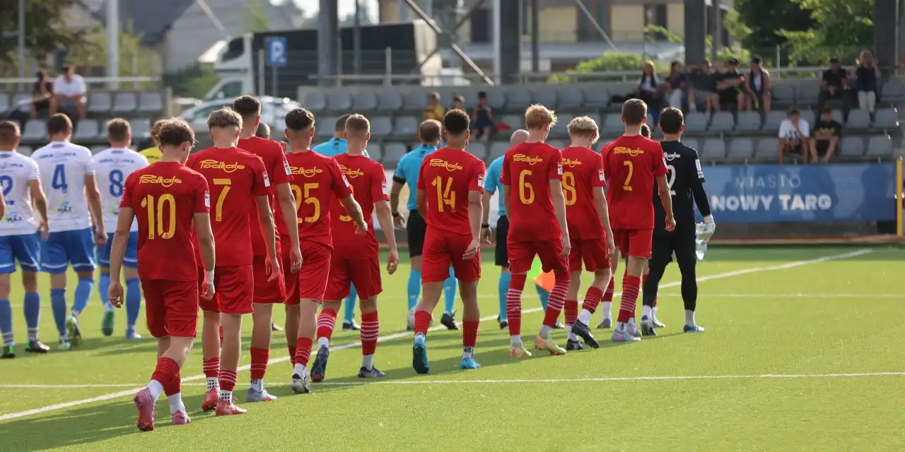 NKP Podhale Nowy Targ II umacnia pozycję lidera po wyjazdowej wygranej w Lipnicy Wielkiej