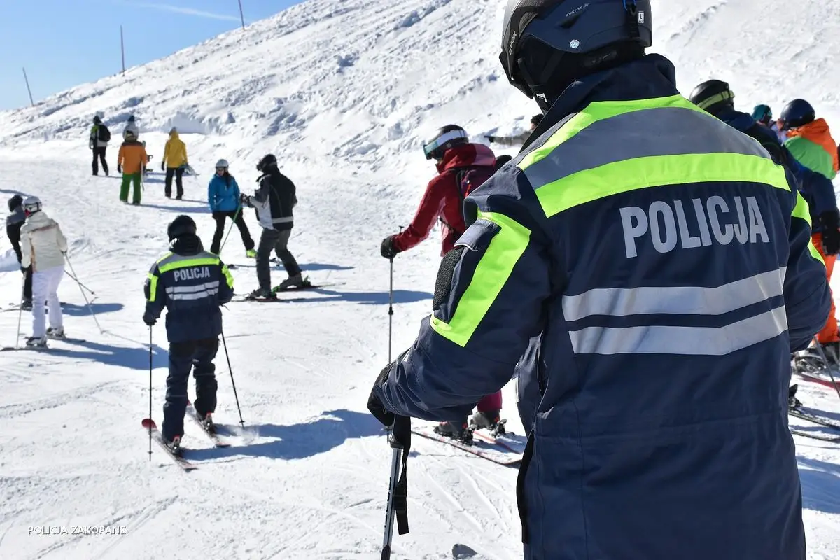 Kolizje, nietrzeźwi narciarze i drobne kradzieże. Pierwsze interwencje na stokach narciarskich