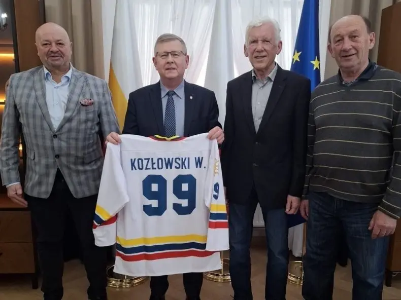 Hokej na Podhalu pod lupą: spotkanie wicemarszałka i lokalnych działaczy