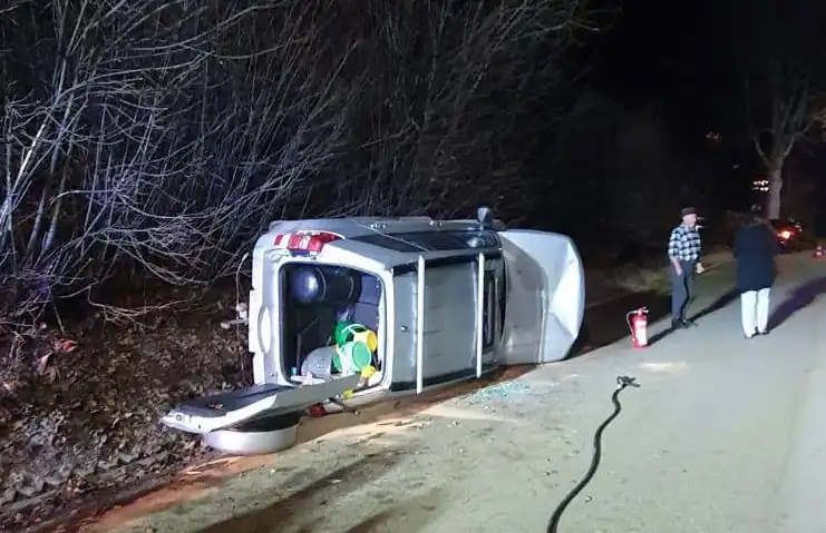 Dwa auta rozbite w Kościelisku. Droga całkowicie zablokowana