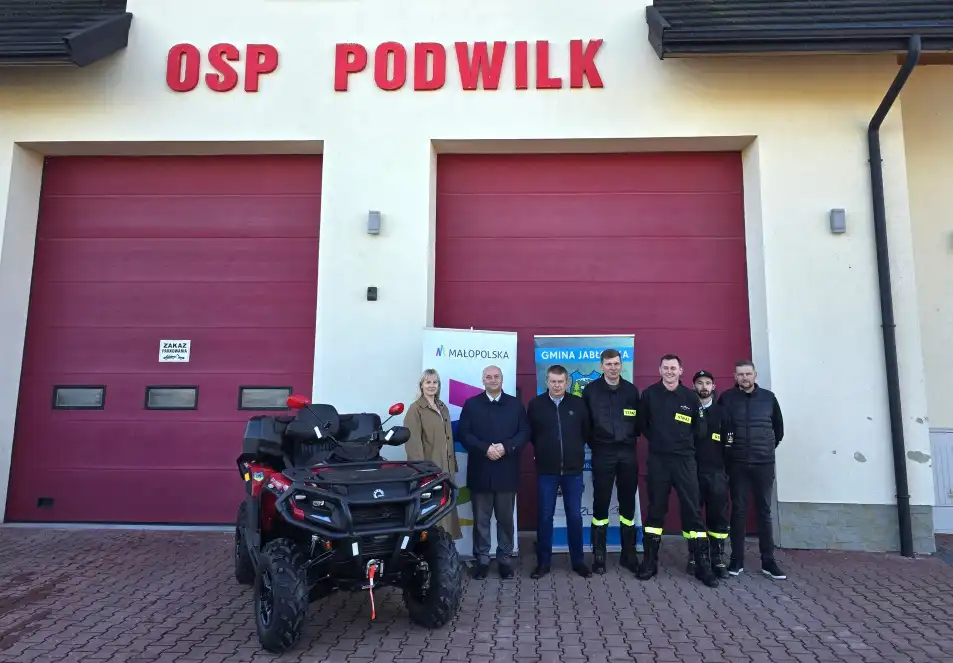 Bezpieczniej w gminie Jabłonka. Strażacy z Podwilka zyskali nowy pojazd