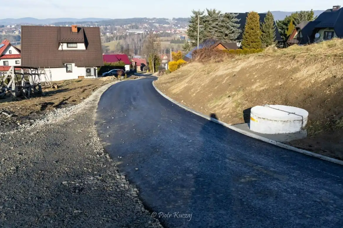 Przebudowa drogi w Chabówce zakończona. Mieszkańcy zyskali lepszy dojazd