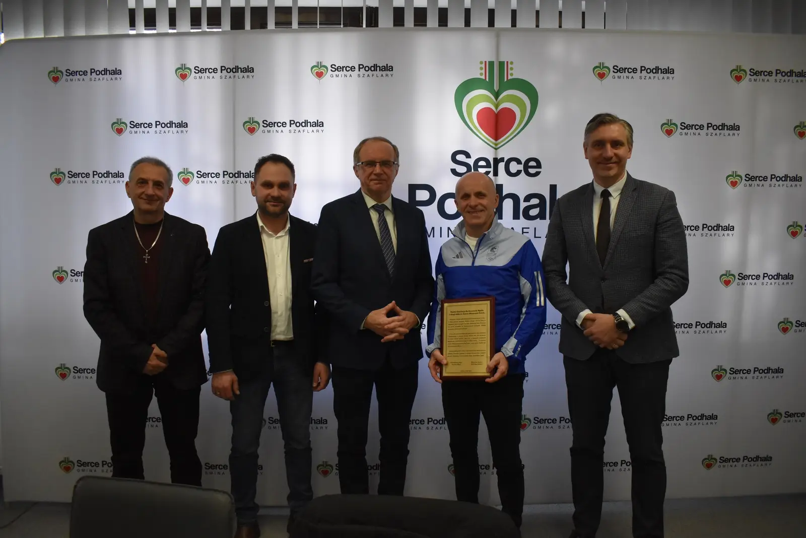 Korona Maratonów Świata zdobyta. Gmina Szaflary składa hołd biegaczowi