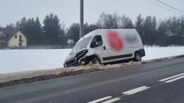 Piątkowa akcja strażaków w Jabłonce. Dwie osoby poszkodowane
