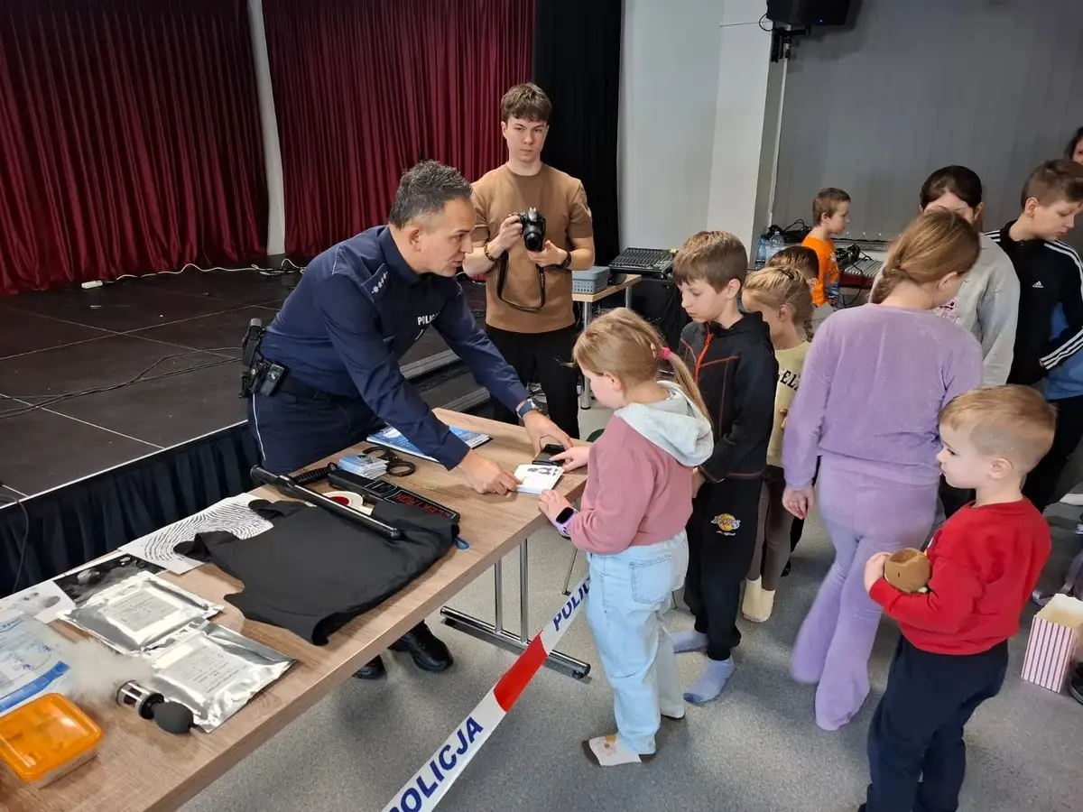 Daktyloskopia na żywo w GCK w Szaflarach