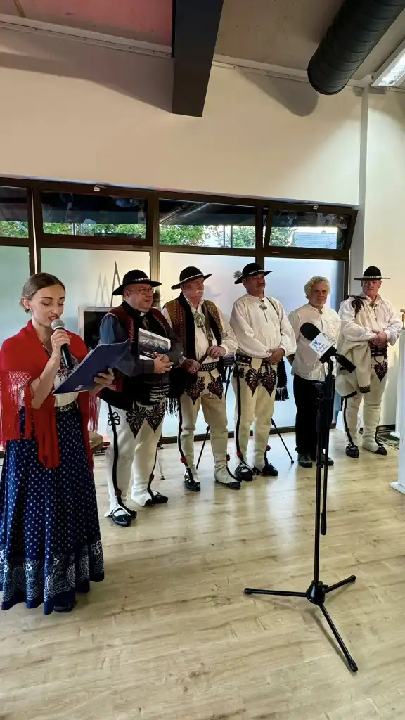 Podhalańska sztuka w nowym wydaniu. Jubileuszowa wystawa w Zakopanem