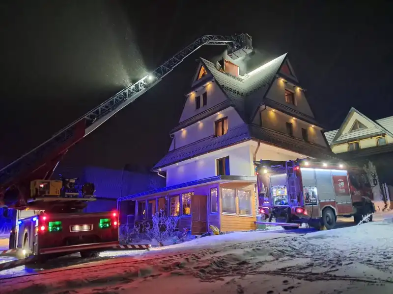 Strażacy interweniowali w Murzasichlu. Zapaliła się sadza w kominie