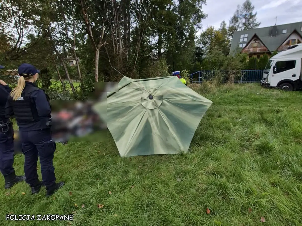 Zakopane: pożar przyczepy kempingowej przy ul. Balzera. Nie żyje jedna osoba