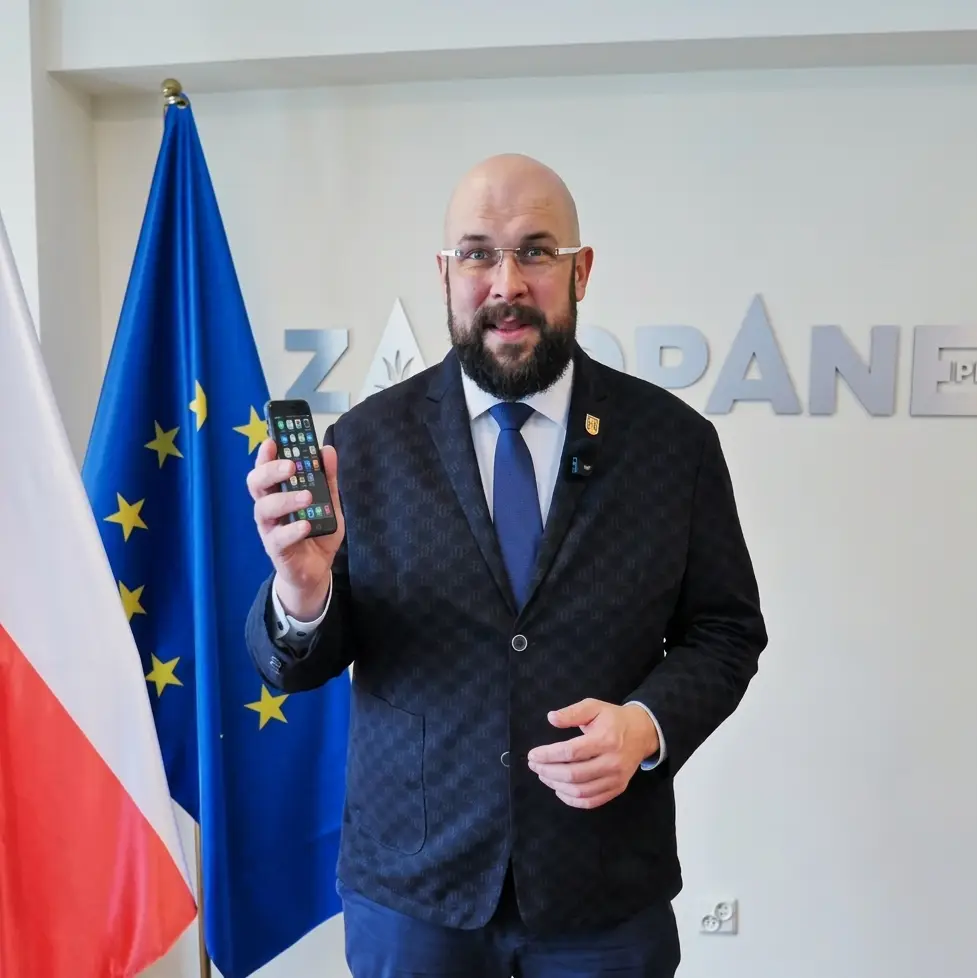 Burmistrz Zakopanego apeluje do uczniów. Czas odłożyć telefony i postawić na aktywność