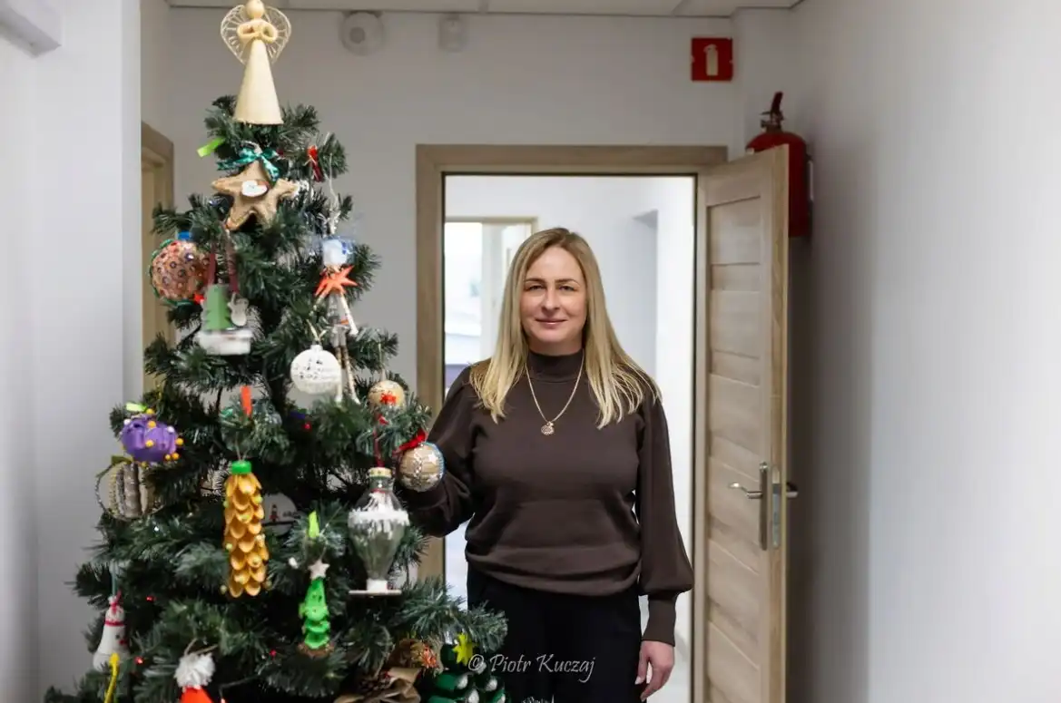 Dzieci z Rabki-Zdroju tworzą „Eko-Bombki” i promują ekologię