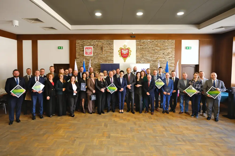 Drogi na Podhalu do modernizacji. Samorządy podpisały umowy