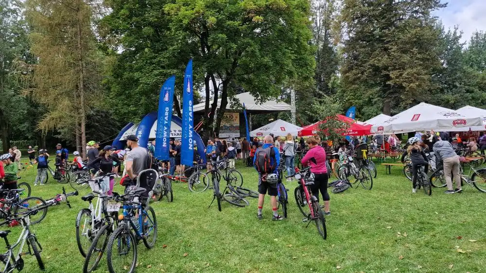 Nowotarskie rodziny na rowerach. Emocje i rywalizacja na trasie