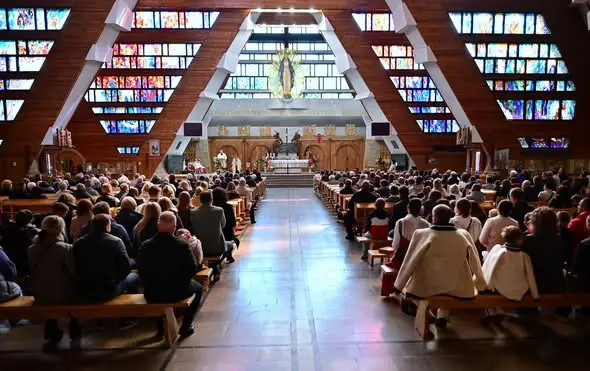 Cisza, modlitwa i pamięć. Rocznica katastrofy w Zakopanem, 16 lat po tragedii. Zakopane pamięta o Smoleńsku