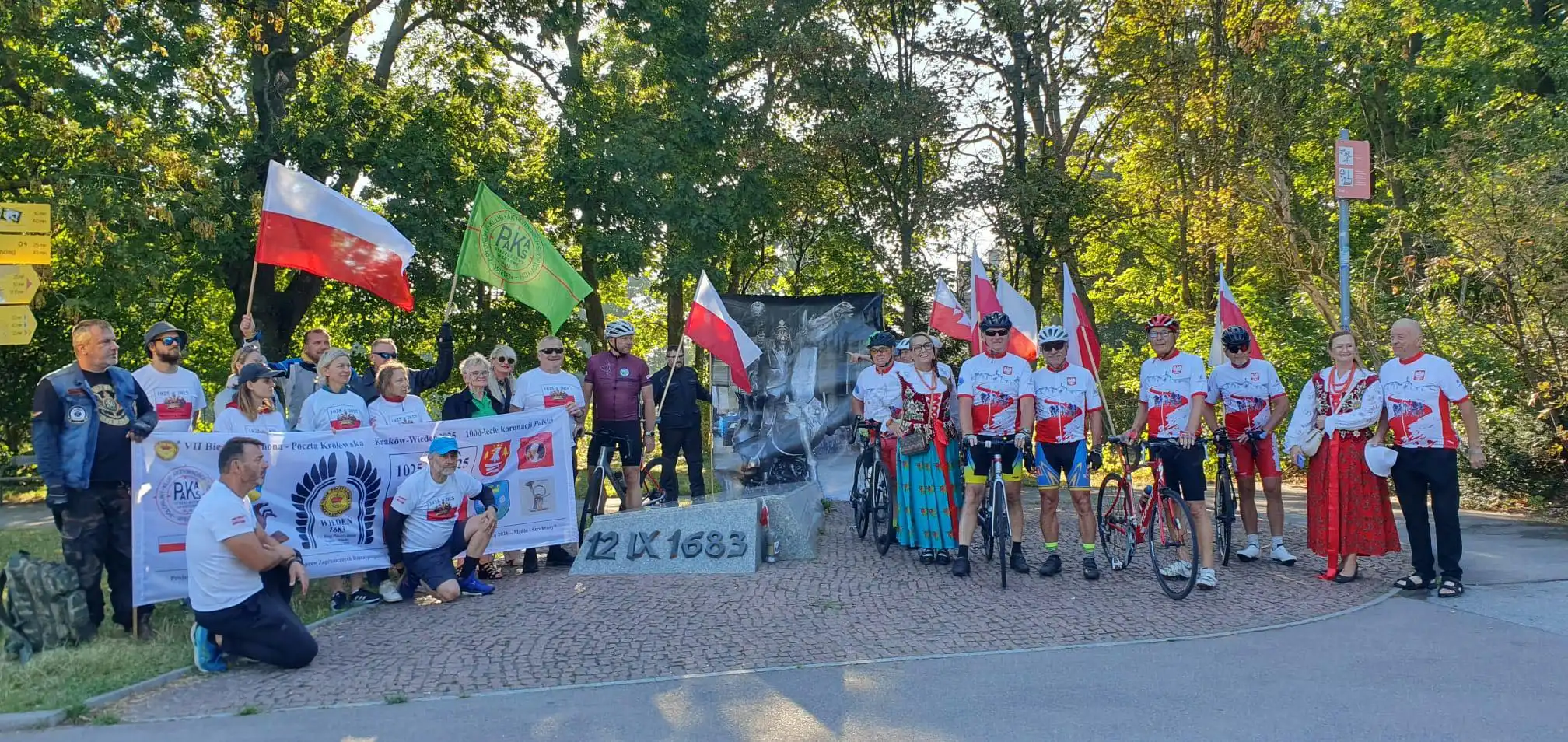 Od Spytkowic po Kahlenberg. Ponad 400 km w hołdzie Bohaterom