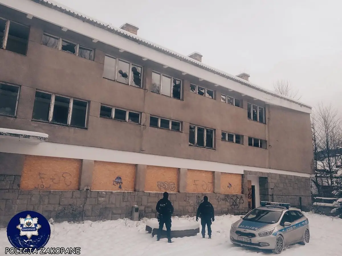 Nocna interwencja przy Wierchowej. Ogień w budynku „Panorama”