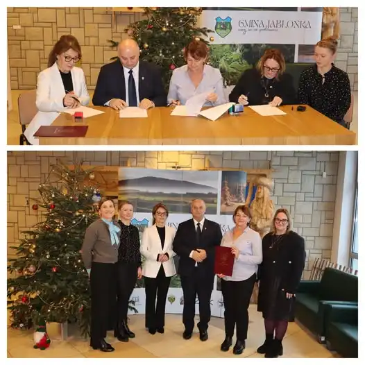 Transport i opieka dla osób z niepełnosprawnościami. Jabłonka podpisała kluczowe umowy