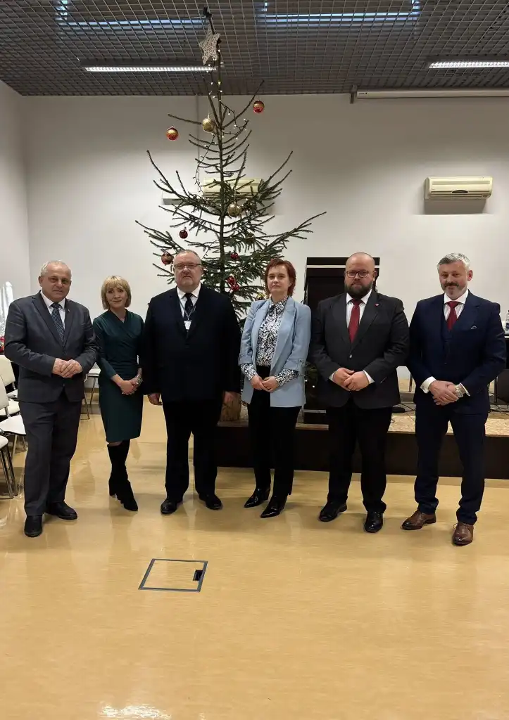 Starosta i władze powiatu na świątecznym spotkaniu w szpitalu
