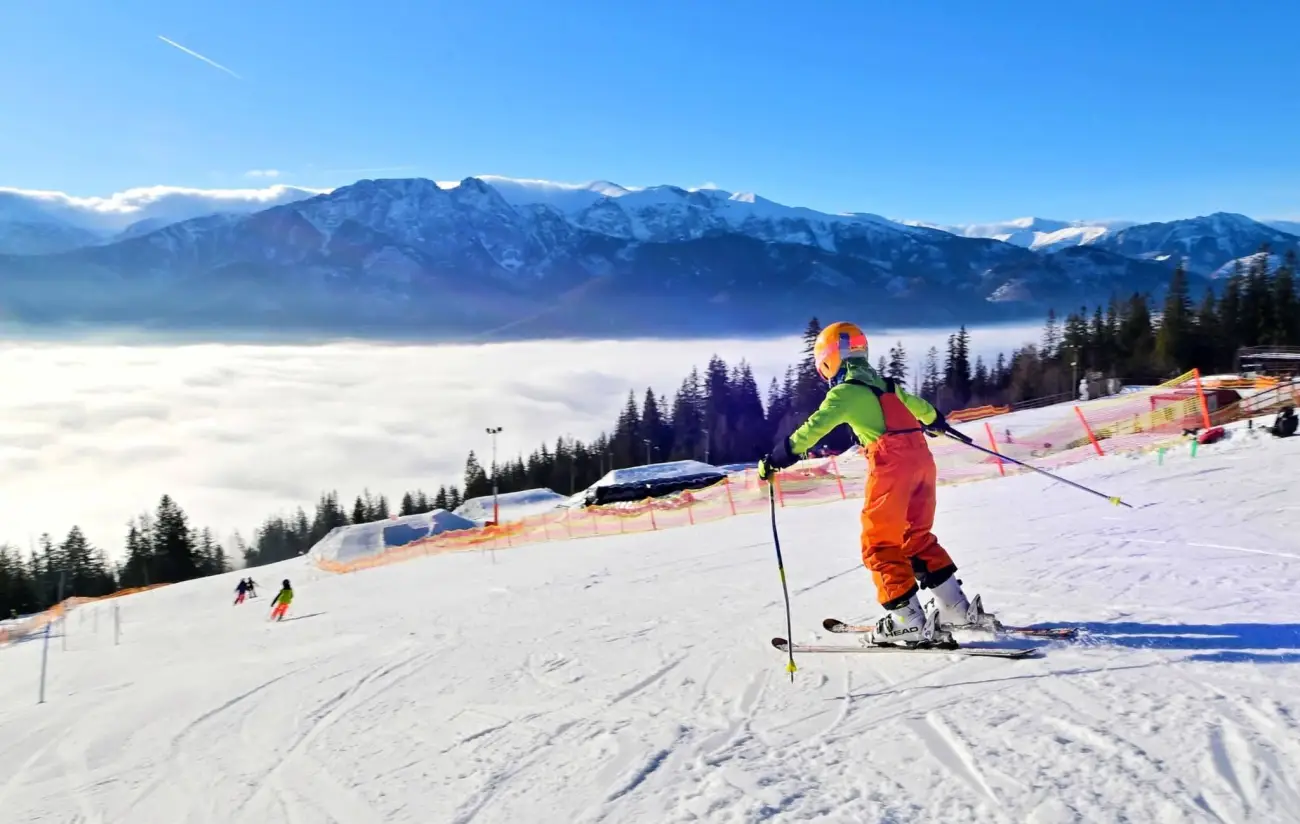 Darmowe pływanie, narty i więcej WF-u. Tak Zakopane wspiera aktywność dzieci