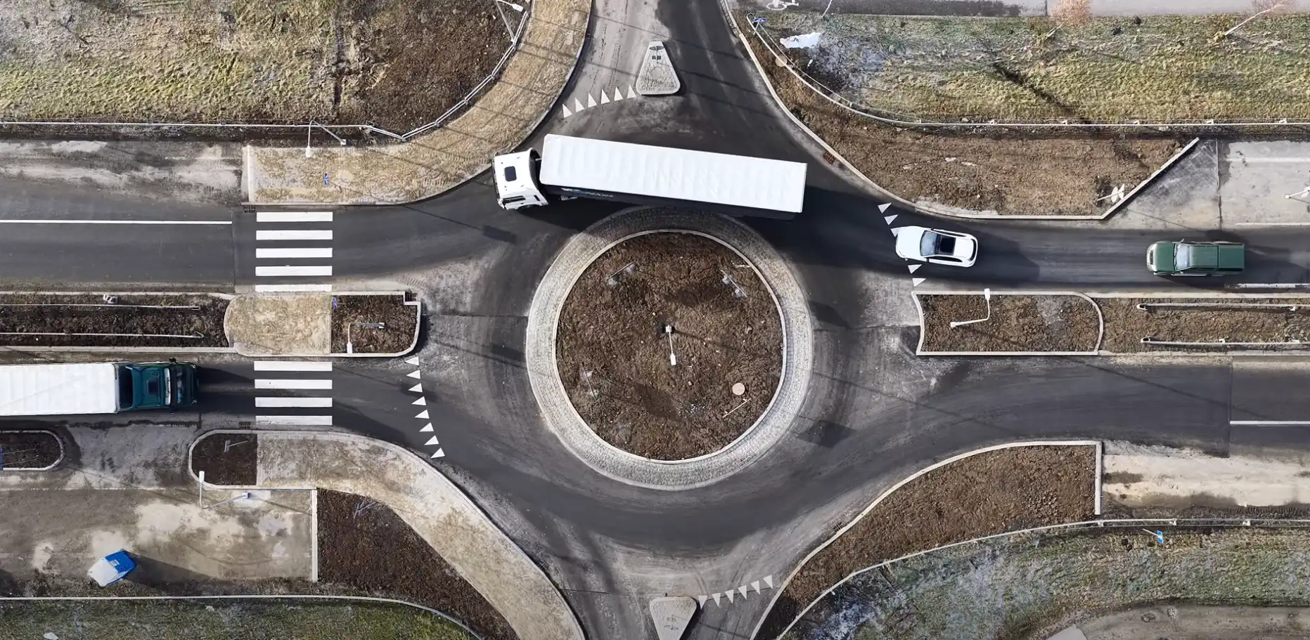 PZD rozwiewa obawy mieszkańców. Duże pojazdy bez problemu przejeżdżają przez rondo