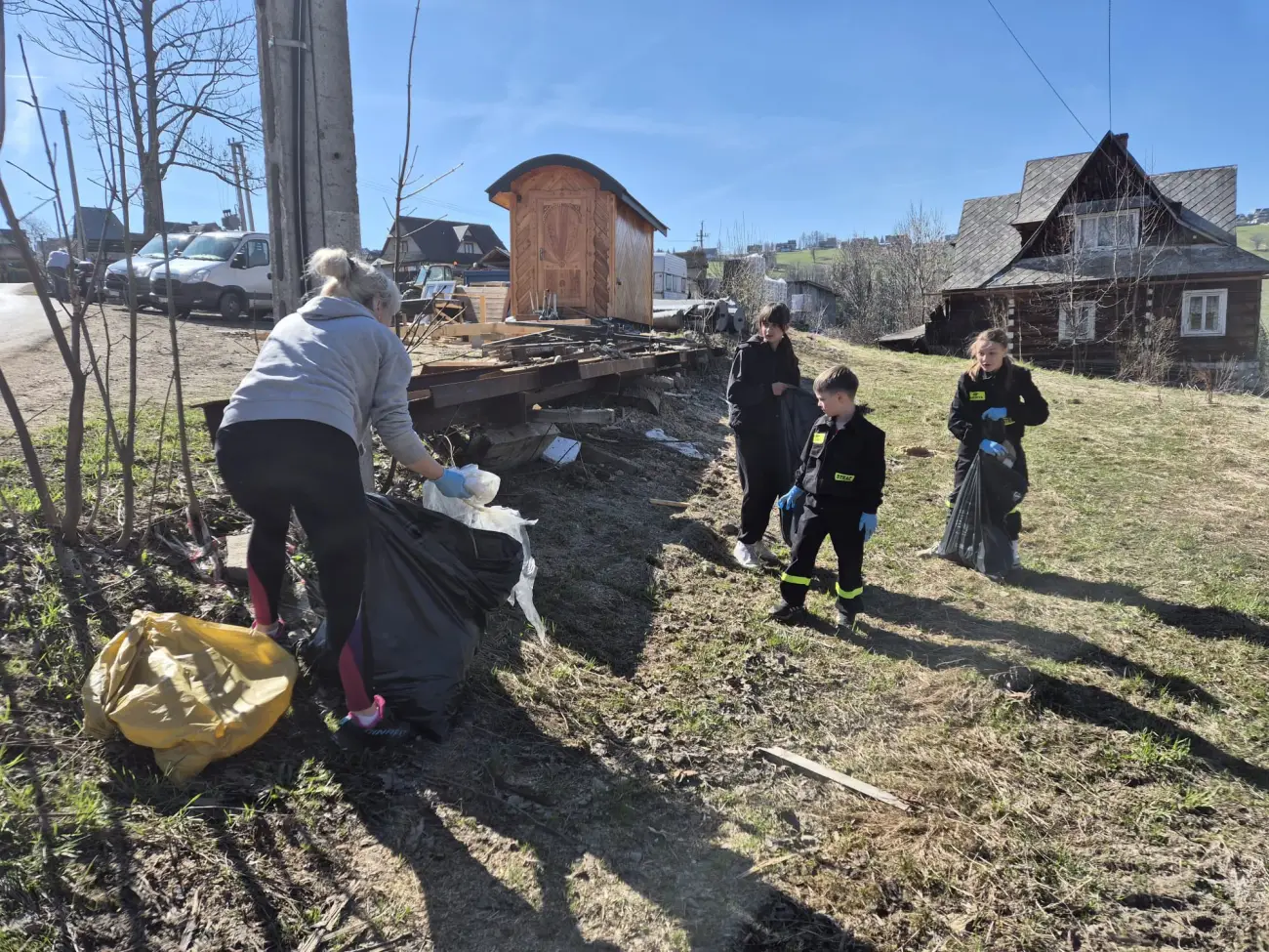 Mieszkańcy ruszyli do działania. Weekendowa akcja sprzątania w gminie Poronin