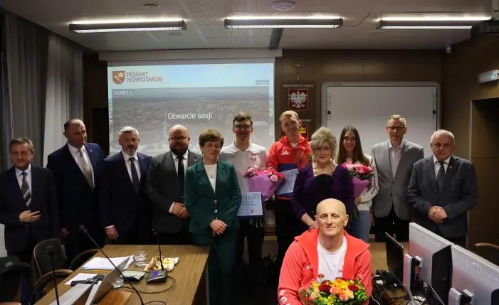 Obrady Powiatu Nowotarskiego z mocnym akcentem sportowym i ważnymi decyzjami