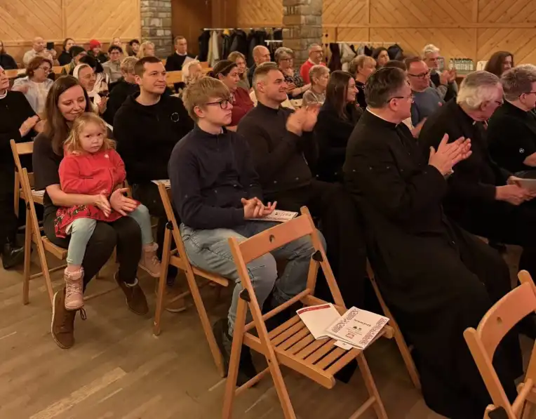 Patriotyczne nuty w Poroninie. Występ Pawła Orkisza zakończył Powiatowe Obchody Listopadowe