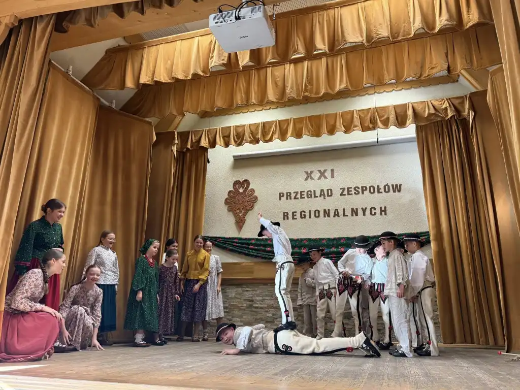 Tradycja w rytmie młodości. W Łopusznej trwa XXI Przegląd Zespołów Regionalnych