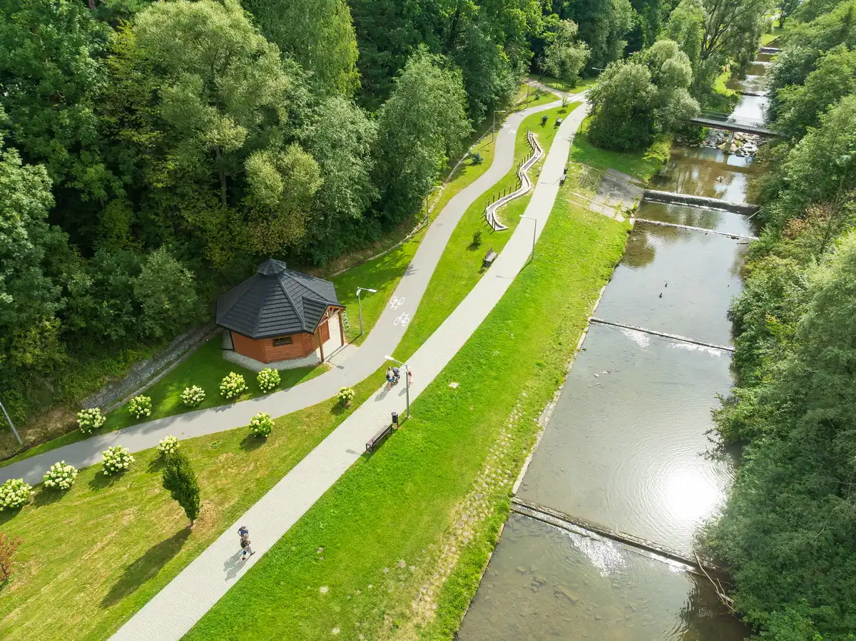 Rabka-Zdrój inwestuje w bulwary. będą nowe ścieżki rowerowe i mała architektura