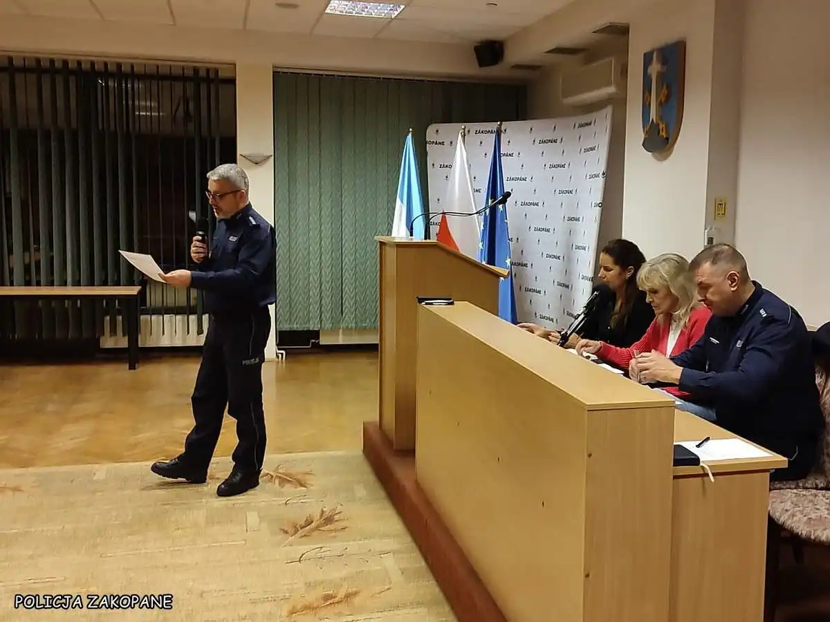 Policja i mieszkańcy w debacie o bezpieczeństwie i porządku w Zakopanem