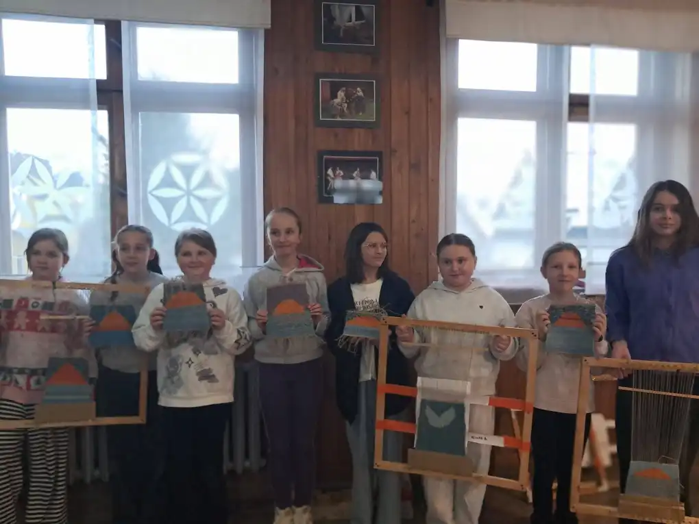 Dzieci odkrywają tajniki tkactwa w Kluszkowcach